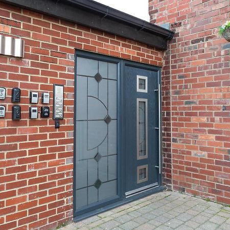 Modern Apartment Close To City Centre With Parking Leeds  Bagian luar foto