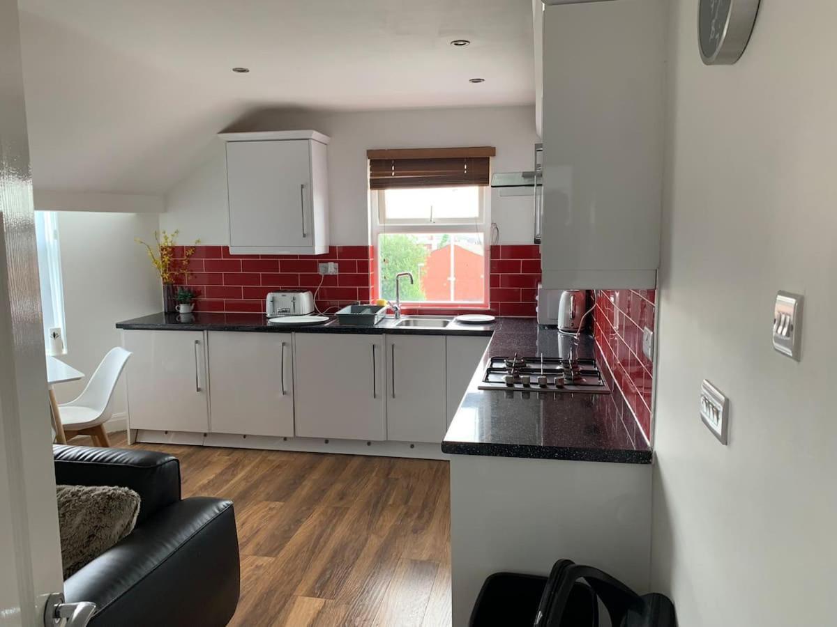 Modern Apartment Close To City Centre With Parking Leeds  Bagian luar foto