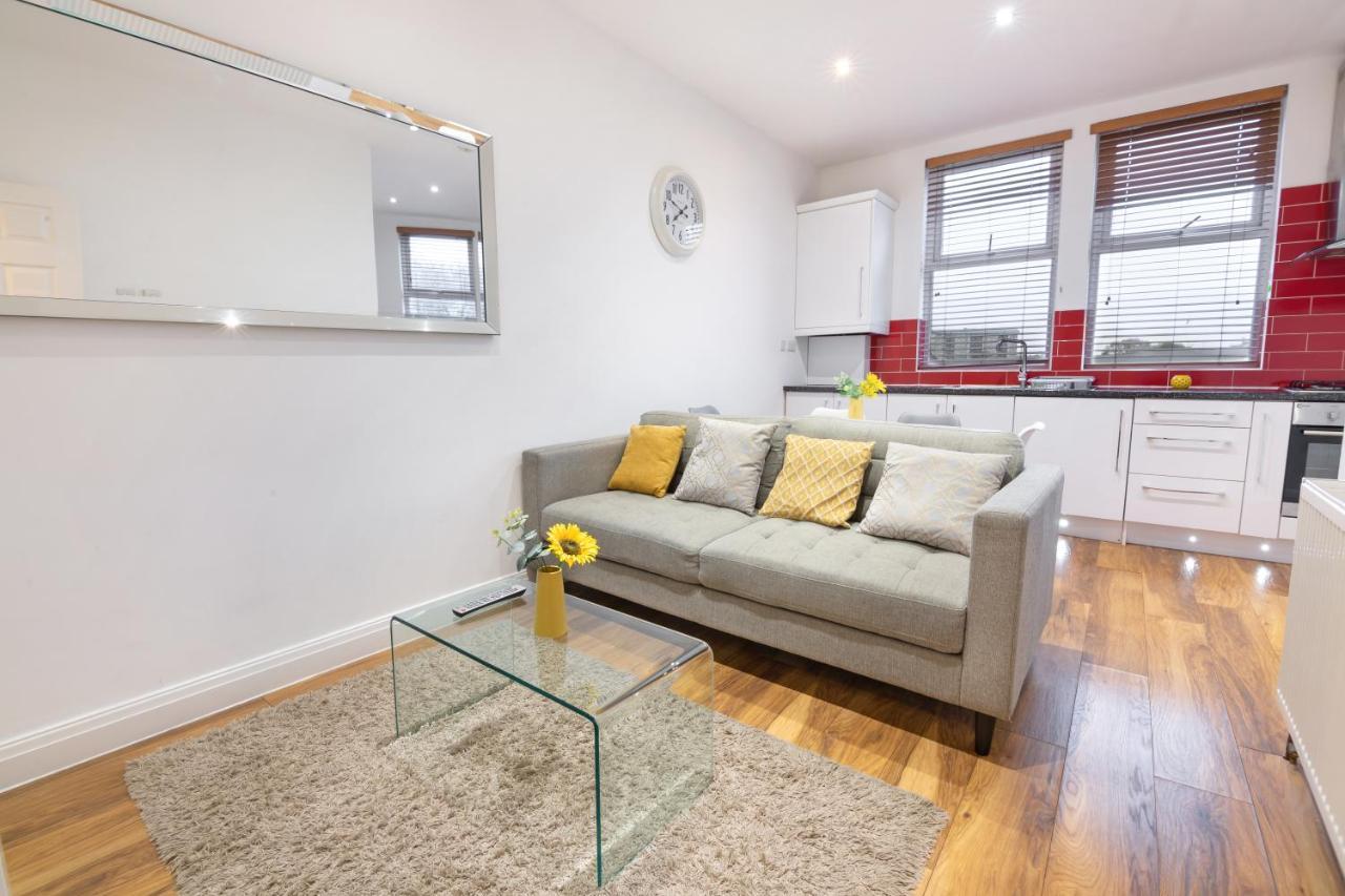 Modern Apartment Close To City Centre With Parking Leeds  Bagian luar foto