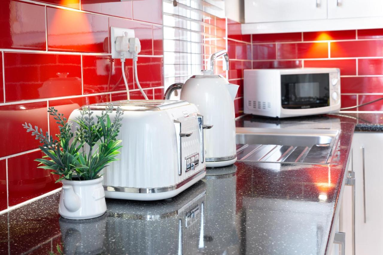 Modern Apartment Close To City Centre With Parking Leeds  Bagian luar foto
