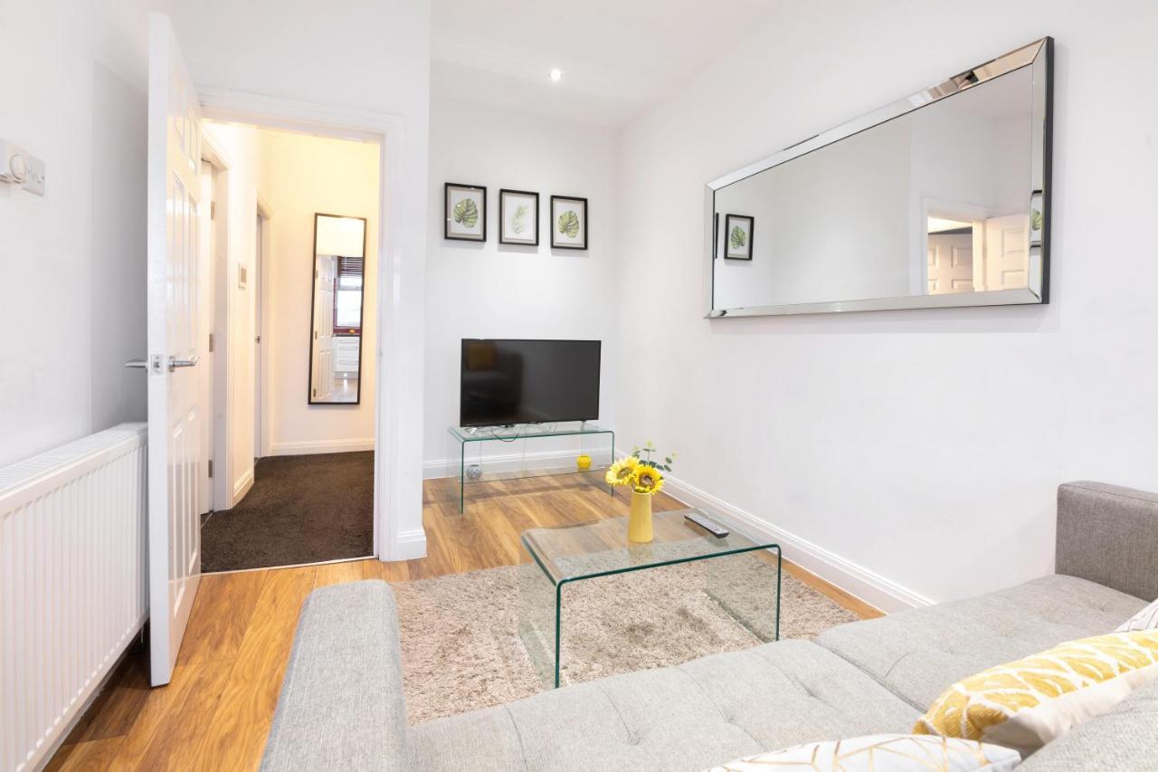 Modern Apartment Close To City Centre With Parking Leeds  Bagian luar foto