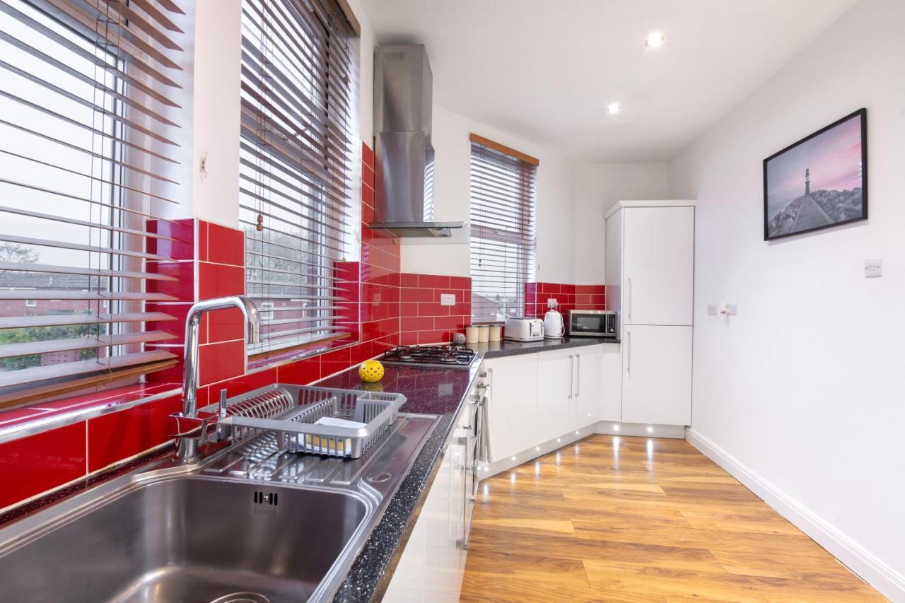 Modern Apartment Close To City Centre With Parking Leeds  Bagian luar foto